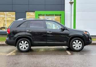 Подержанный автомобиль Kia Sorento 2009 года (4 фото)
