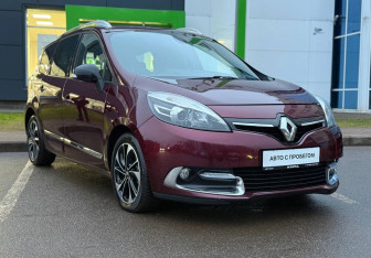 Подержанный автомобиль Renault Scenic 2015 года (3 фото)