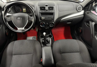 Подержанный автомобиль LADA (ВАЗ) Kalina Hatchback 2013 года (10 фото)