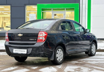 Подержанный автомобиль Chevrolet Cobalt Sedan 2013 года (5 фото)