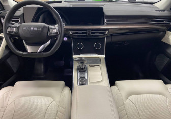 Подержанный автомобиль Exeed VX 2022 года (10 фото)