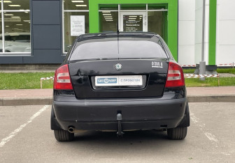 Подержанный автомобиль Skoda Octavia Liftback 2008 года (6 фото)