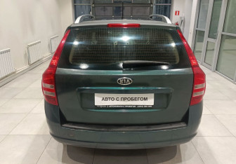 Подержанный автомобиль Kia Ceed Wagon 2008 года (7 фото)