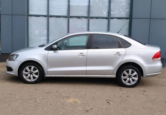 Подержанный автомобиль Volkswagen Polo Sedan 2011 года (5 фото)