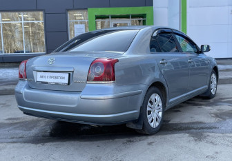 Подержанный автомобиль Toyota Avensis Sedan 2007 года (5 фото)