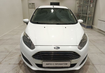 Подержанный автомобиль Ford Fiesta Sedan 2016 года (2 фото)
