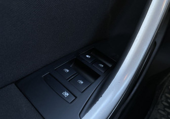 Подержанный автомобиль Opel Astra Hatchback 2010 года (15 фото)