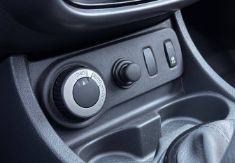 Подержанный автомобиль Renault Duster 2013 года (14 фото)