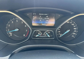 Подержанный автомобиль Ford Focus Wagon 2018 года (12 фото)