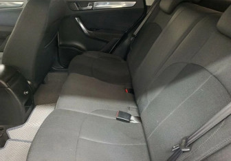 Подержанный автомобиль Brilliance V5 2014 года (13 фото)