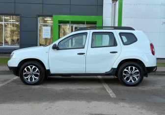 Подержанный автомобиль Renault Duster 2014 года (8 фото)