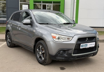 Подержанный автомобиль Mitsubishi ASX 2010 года (3 фото)