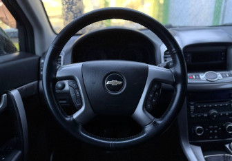 Подержанный автомобиль Chevrolet Captiva 2013 года (12 фото)