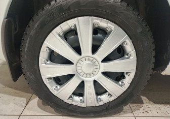 Подержанный автомобиль Skoda Rapid Liftback 2017 года (16 фото)