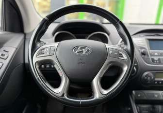 Подержанный автомобиль Hyundai ix35 2014 года (12 фото)