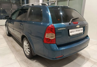 Подержанный автомобиль Chevrolet Lacetti Wagon 2008 года (10 фото)