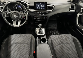 Подержанный автомобиль Kia Ceed Wagon 2019 года (10 фото)
