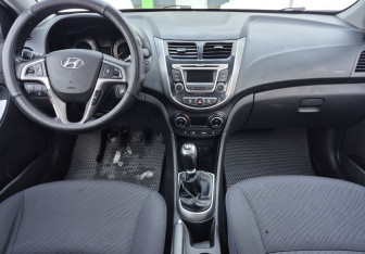 Подержанный автомобиль Hyundai Solaris Sedan 2014 года (9 фото)