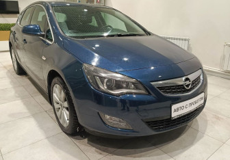 Подержанный автомобиль Opel Astra Hatchback 2011 года (3 фото)