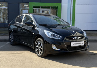 Подержанный автомобиль Hyundai Solaris Sedan 2013 года (3 фото)