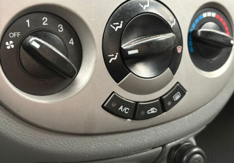 Подержанный автомобиль Chevrolet Lacetti Wagon 2012 года (13 фото)