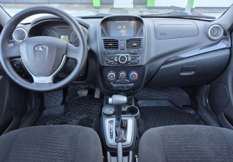 Подержанный автомобиль LADA (ВАЗ) Kalina Hatchback 2013 года (11 фото)