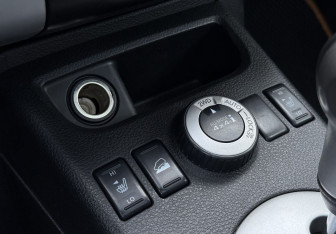 Подержанный автомобиль Nissan X-Trail 2008 года (17 фото)