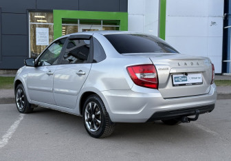 Подержанный автомобиль LADA (ВАЗ) Granta Sedan 2020 года (7 фото)