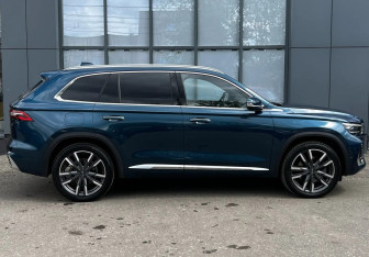 Подержанный автомобиль Geely Monjaro 2023 года (7 фото)