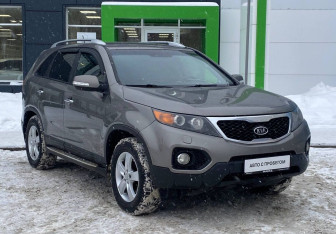 Подержанный автомобиль Kia Sorento 2012 года (3 фото)