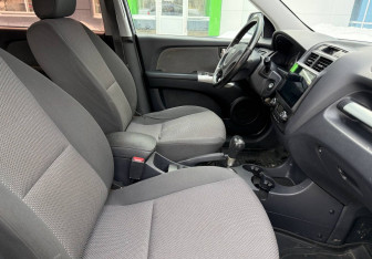 Подержанный автомобиль Kia Sportage 2009 года (10 фото)