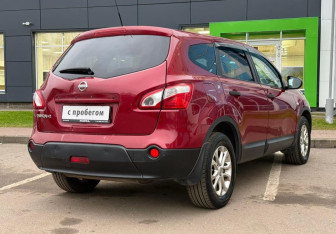 Подержанный автомобиль Nissan Qashqai+2 2012 года (5 фото)