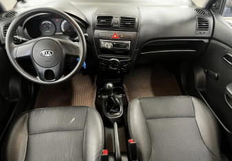 Подержанный автомобиль Kia Picanto 2010 года (10 фото)