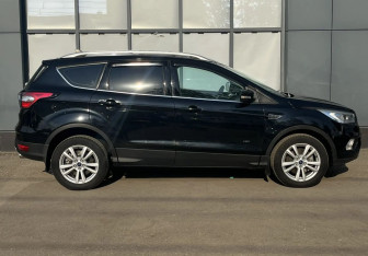 Подержанный автомобиль Ford Kuga 2018 года (7 фото)