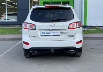 Подержанный автомобиль Hyundai Santa Fe 2011 года (7 фото)