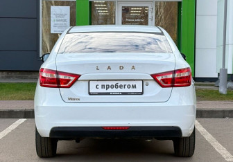 Подержанный автомобиль LADA (ВАЗ) Vesta Sedan 2017 года (6 фото)
