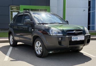 Подержанный автомобиль Hyundai Tucson 2008 года (3 фото)