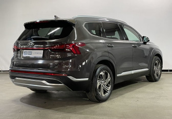 Подержанный автомобиль Hyundai Santa Fe 2021 года (5 фото)