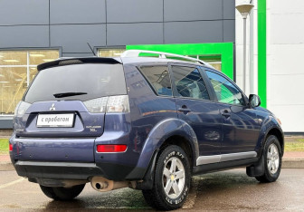 Подержанный автомобиль Mitsubishi Outlander 2007 года (4 фото)