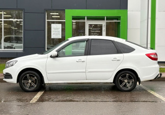 Подержанный автомобиль LADA (ВАЗ) Granta Hatchback 2019 года (8 фото)