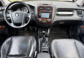 Подержанный автомобиль Kia Sportage 2006 года (9 фото)