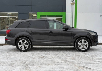 Подержанный автомобиль Audi Q7 2015 года (4 фото)