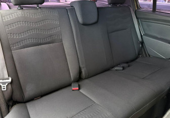 Подержанный автомобиль Renault Sandero 2013 года (11 фото)