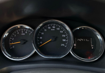 Подержанный автомобиль Renault Logan Sedan 2021 года (12 фото)