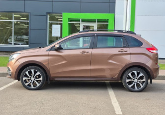 Подержанный автомобиль LADA (ВАЗ) XRAY 2017 года (8 фото)