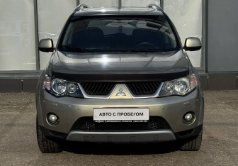 Подержанный автомобиль Mitsubishi Outlander 2007 года (3 фото)