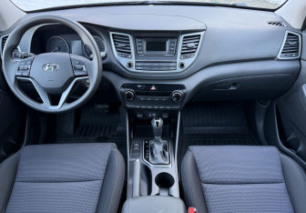 Подержанный автомобиль Hyundai Tucson 2016 года (10 фото)