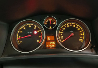 Подержанный автомобиль Opel Zafira Compactvan 2011 года (15 фото)