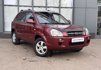 Подержанный автомобиль Hyundai Tucson 2008 года (3 фото)