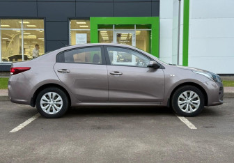 Подержанный автомобиль Kia Rio Sedan 2018 года (4 фото)